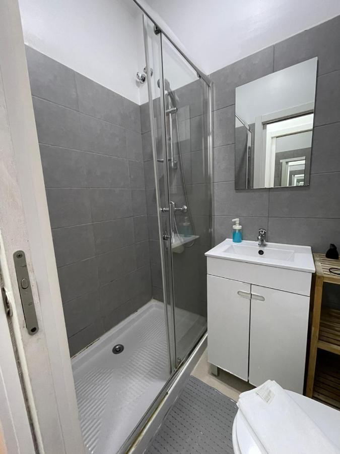 Antique M1 R1 - Amazing Double Room With Shared Bathroom In Marques Pombal Lissabon Exterior foto